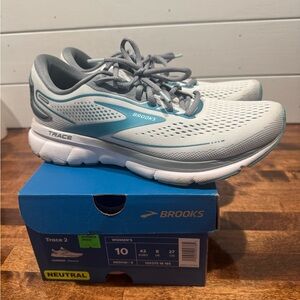 Brooks Trace 2 Women's Shoes - Light Gray and Teal